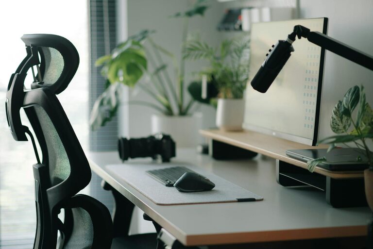 Tips for Creating a Productive Home Workspace That Boosts Focus and Comfort